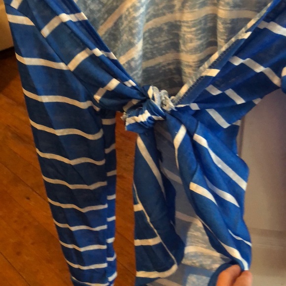 Blue and white striped thin sweater - Picture 2 of 2